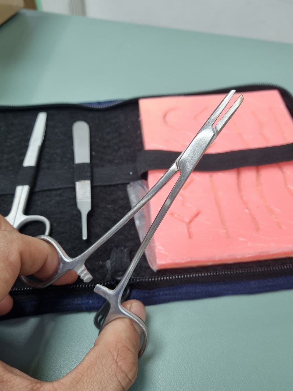 کیت بخیه پزشکی دوطرفه (کیت سوچور)